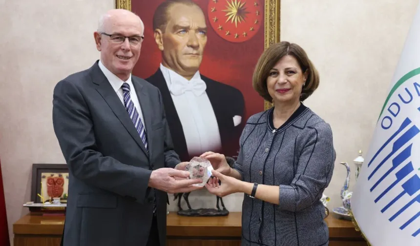 "Cumhuriyet Halk Partisi’nde hiçbir yol arkadaşımız yalnız değildir"