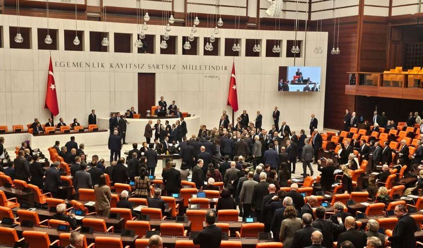 Milletvekillerine maaş kesintisi gündemde