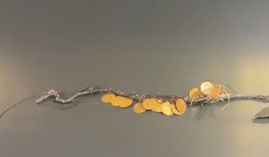 Eskişehir'de film gibi hırsızlık: Boynundaki 17 çeyrek altını koparıp kaçtı