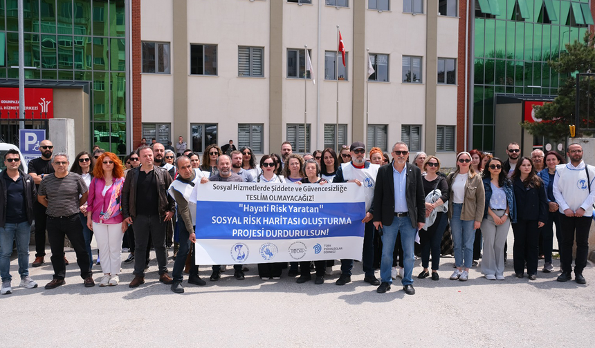 Aile ve Sosyal Hizmetler Eskişehir İl Müdürlüğü önünde protesto