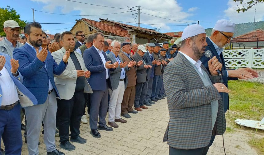 Büğdüz’de yağmur duasına yoğun katılım