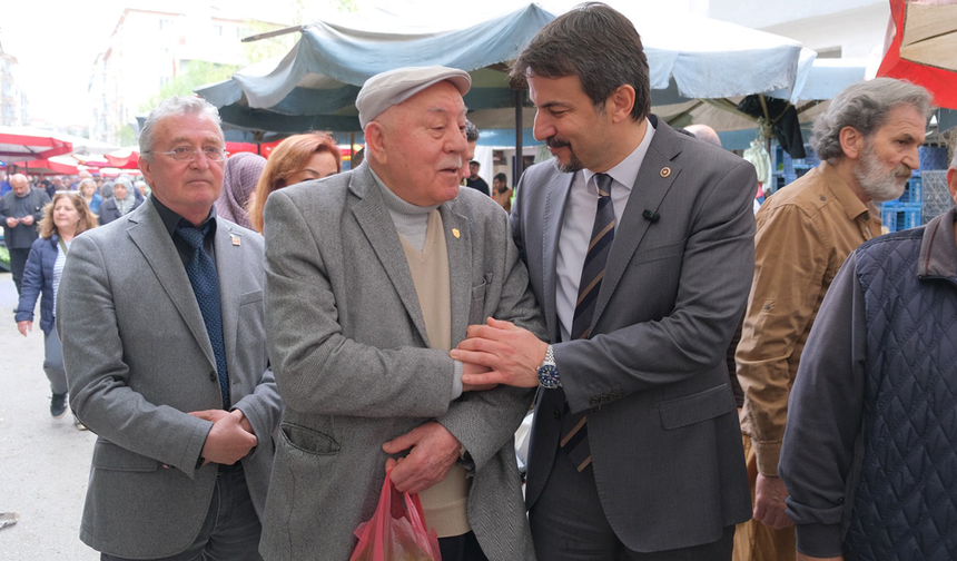 CHP’li Ertuğrul Eskişehir’de: “Vatandaş 10 lira için o tezgahtan o tezgaha geziyor”