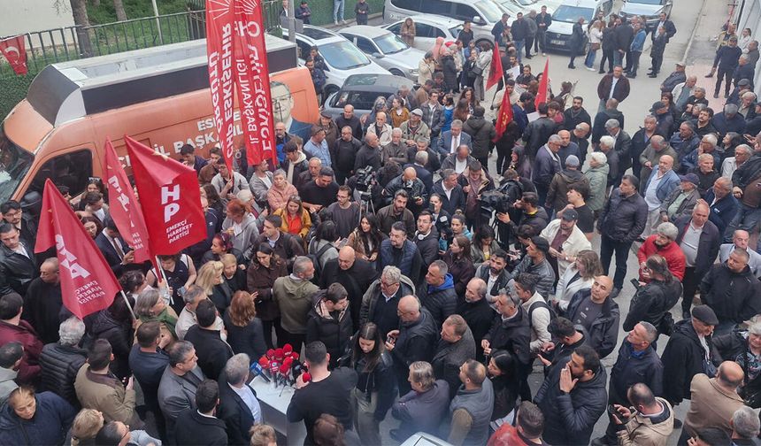 CHP’liler İl Başkanlığı önünde toplanıyor: Ankara’ya otobüs kaldırılacak