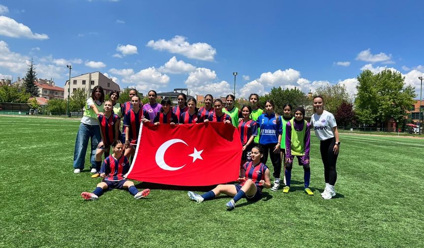 Dişi kramponlar alkış aldı