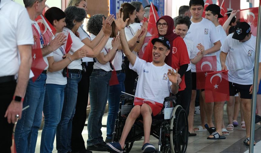 Engelsiz kulaçlar Kentpark'ta buluştu
