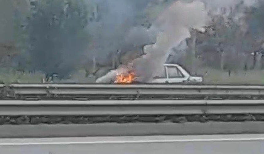 Eskişehir Çevre Yolu'nda bir otomobil alev topuna döndü