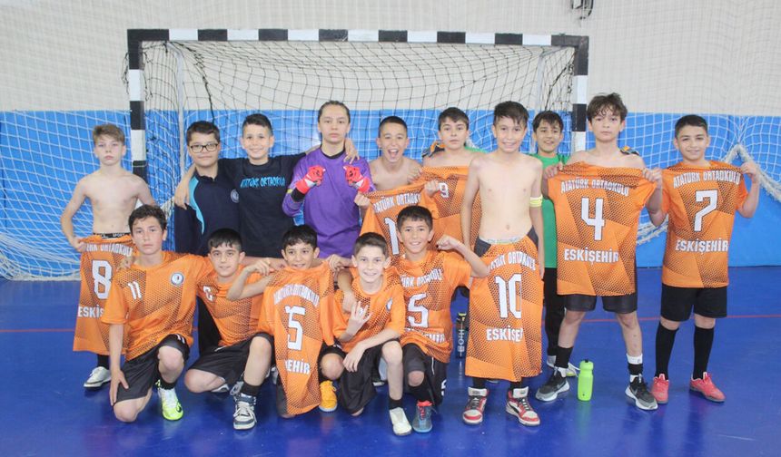 Eskişehir futsal müsabakaları devam ediyor