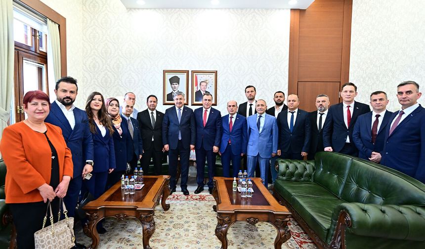 Eskişehir MHP yeni yönetimi Vali Yılmaz’ı ziyaret etti