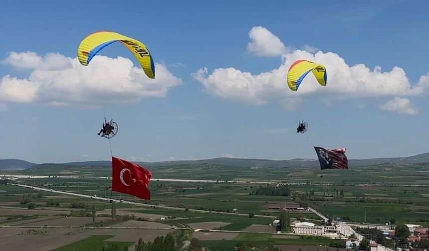 Eskişehir semalarında 19 Mayıs kutlandı