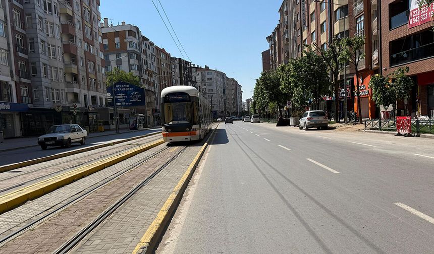 Eskişehir'de bayramın ilk günü  sokaklar sessizliğe büründü