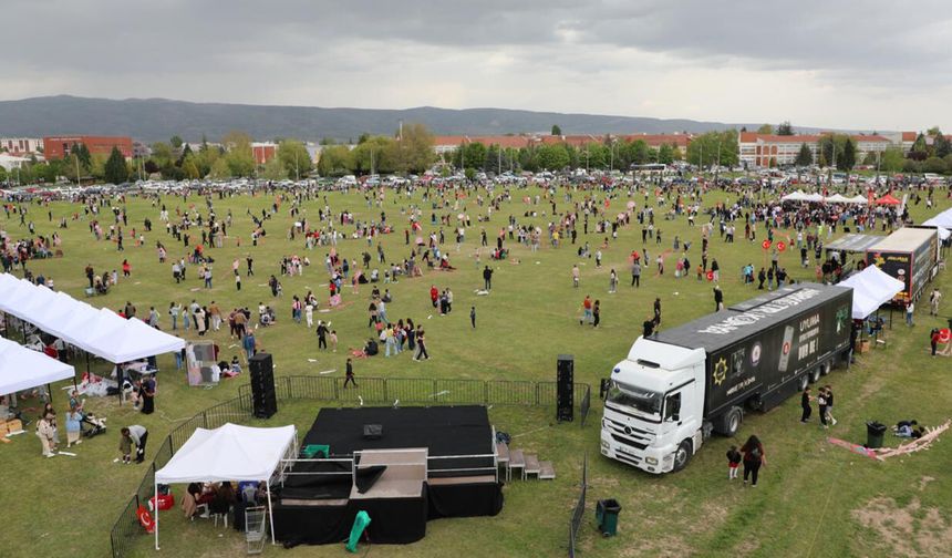 Eskişehir’de Geleneksel Uçurtma Şenliği yapıldı