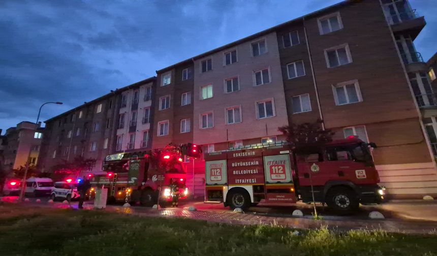 Eskişehir'de korkutan yangın: Aspiratörden alevler yükseldi