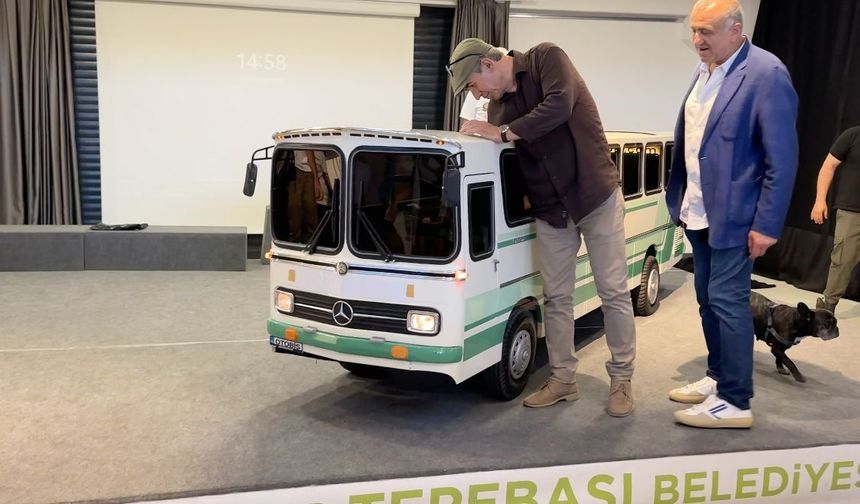 Eskişehir'de hayranı olduğu otobüsü minyatüre dönüştürdü
