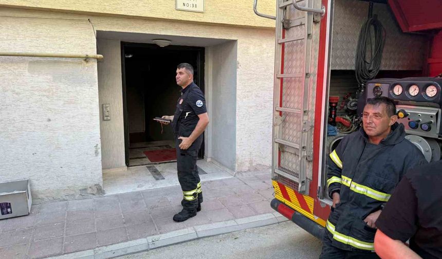 Eskişehir'de yangın alarmı: 2 kişi hastaneye kaldırıldı