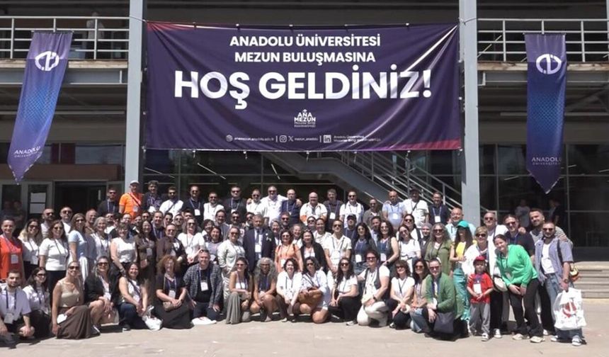 Anadolu Üniversitesi mezunlarından anlamlı etkinlik