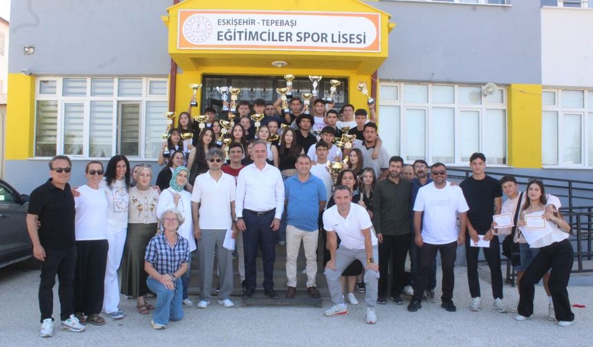 Eğitimciler Spor Lisesi'nden madalya yağmuru