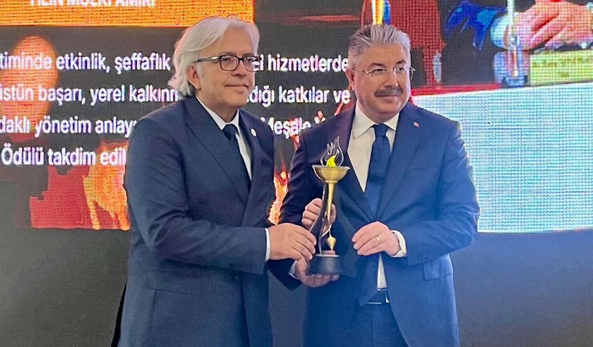 Eskişehir Valisi Erdinç Yılmaz'a 'Yılın Mülki İdare Amiri' ödülü
