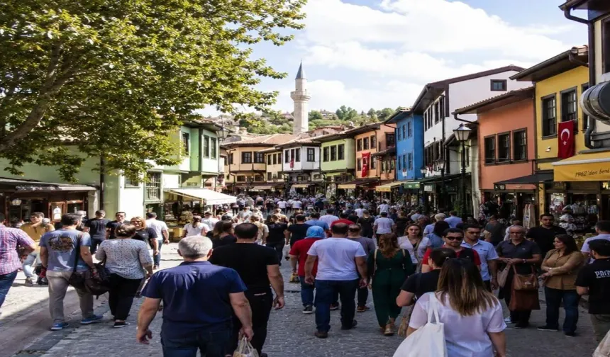 Eskişehir’de hava parçalı ve az bulutlu: Sıcaklıklarda önemli değişiklik beklenmiyor