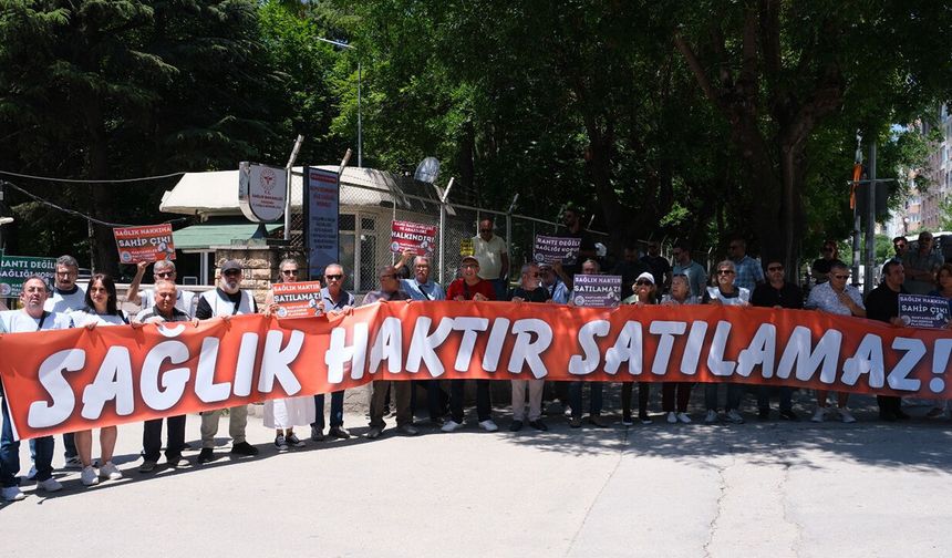 Eskişehir’de özelleştirmelere karşı insan zinciri oluşturuldu