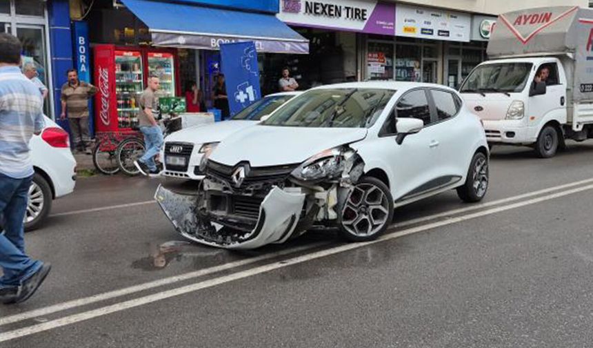 Eskişehir’de otomobil ile motosiklet çarpıştı: 2 yaralı