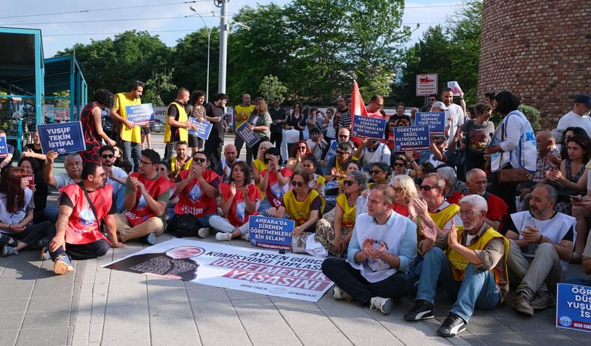 Oturma eyleminde Ayşen Gürcan'a seslendiler: “Milli Eğitim Komisyonu’nu toplayın”