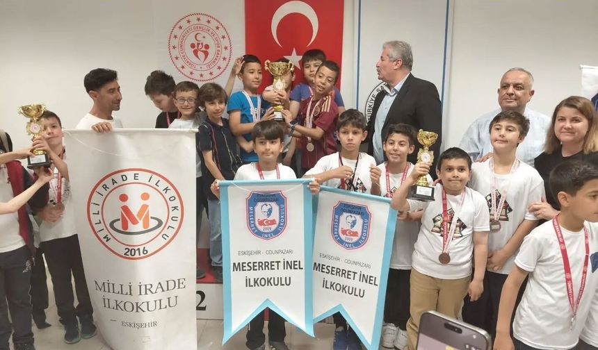 Okul Sporları Satranç Minikler A turnuvasında şampiyonlar belli oldu