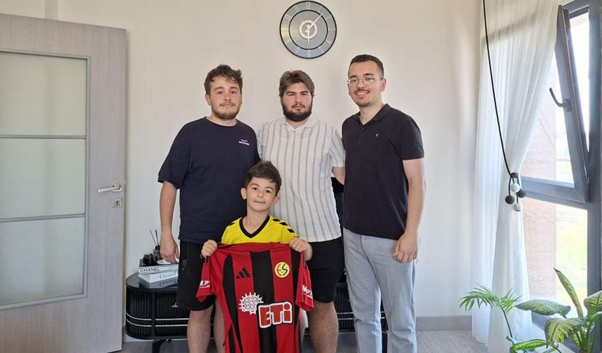 Eskişehirspor’un minik kahramanına Üni Nefer sürprizi