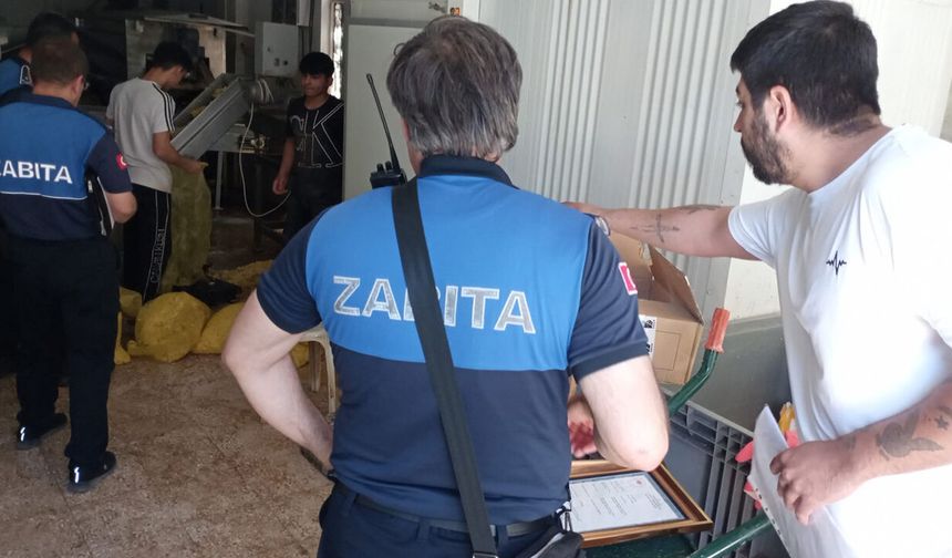 Odunpazarı Zabıta ekipleri ruhsatsız gıda işletmesini mühürledi