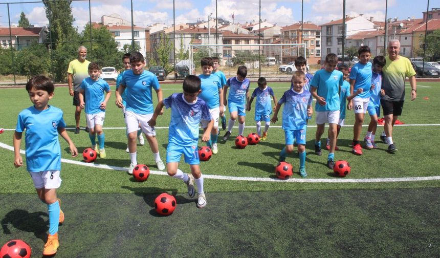 7 Kardeşler Futbol Kulübü'nde taban oluştu