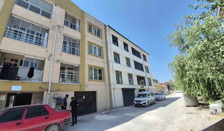 Eskişehir'de evlerinin penceresinden düşen çocuk ağır yaralandı