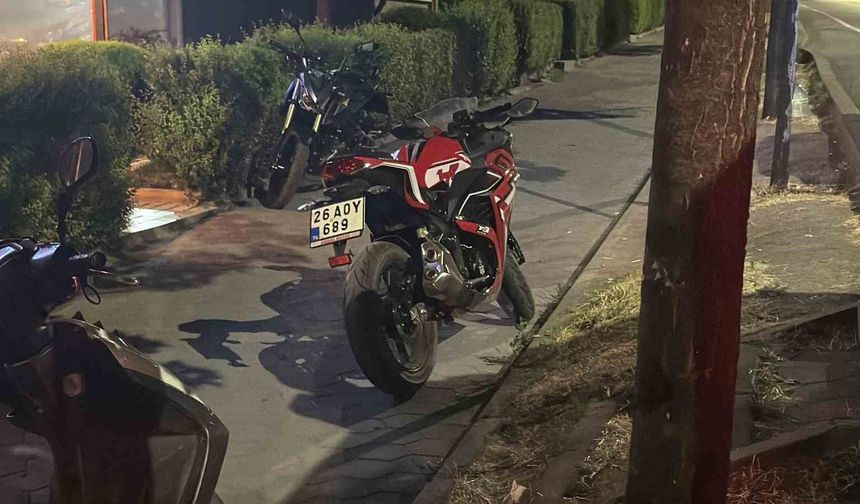 Eskişehir'de kaza yaptı, kendi çağırdığı ambulansı reddetti