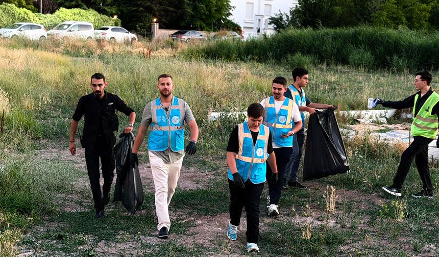 AK Parti Odunpazarı İlçe Gençlik Kolları'ndan Eskişehir'de örnek davranış
