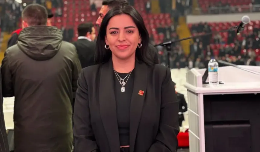 Selvinaz Durur'dan YENİ Parti kararı
