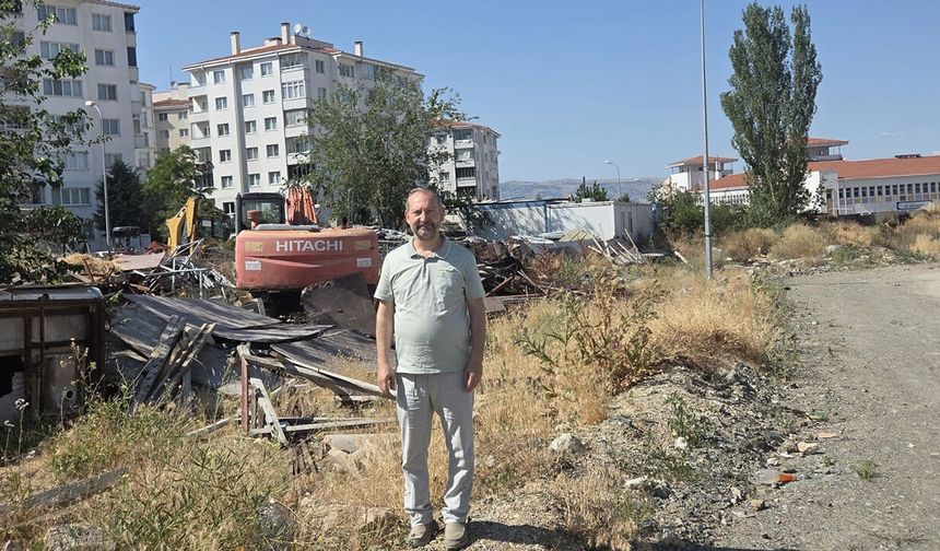 Eskişehir Erenköy Mahallesi'nde 10 yıldır kaldırılmayan inşaat atıkları tepki çekiyor