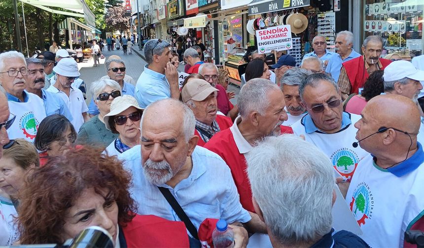 Eskişehir'de emekliler eyleminde başkanlar kavga etti