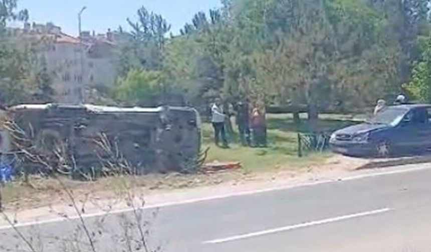 Eskişehir'de kontrolden çıkan otomobil devrildi