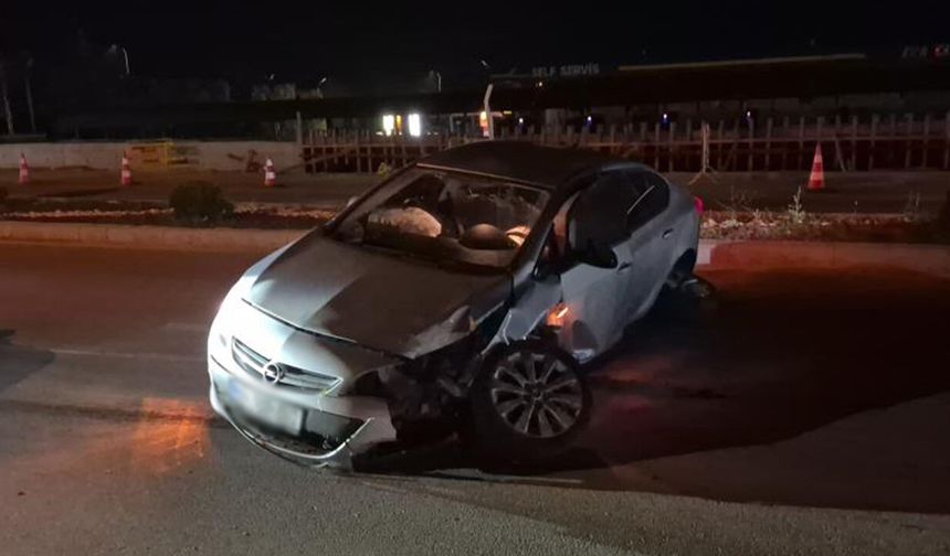 Eskişehir'de korkutan anlar: Alkollü sürücü tabelayı devirdi
