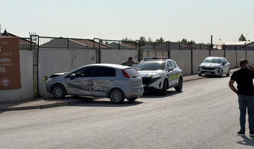 Eskişehir'de korkutan kavşak kazası: 1 yaralı