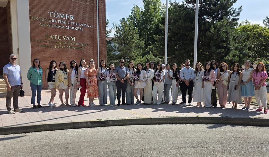Eskişehir'de kültür buluşması: Kazakistanlı öğrenciler Türk Dili ve Kültürünü deneyimledi