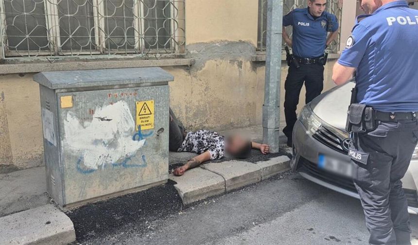 Eskişehir'de sokakta elinde tabancayla hareketsiz yatan genç panik yarattı