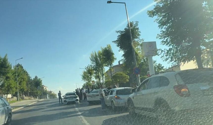 Eskişehir'de tepki çeken görüntü: Düğün konvoyu ambulans girişini kapattı