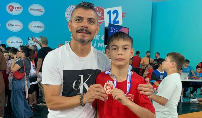 Eskişehir’in gururu Ahmet Efe Aykol’dan Türkiye 5'inciliği başarısı