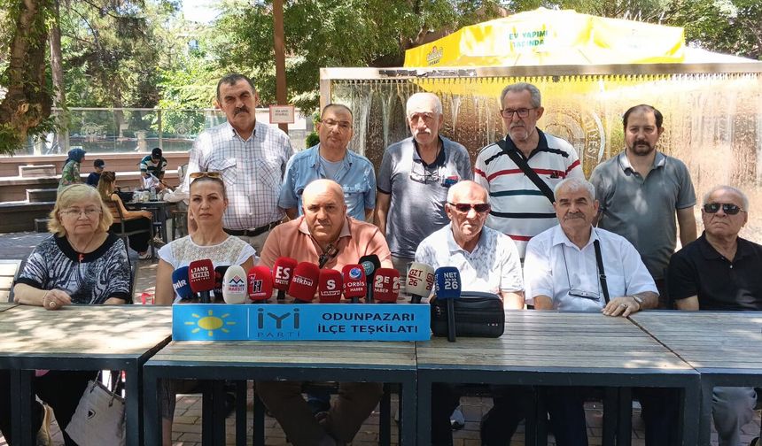 İYİ Parti’li Gürol Yer: “Ön kapıdan sendika başkanı olarak girdi, daire başkanı olarak çıktı”
