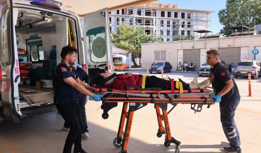 Kontrolden çıkan motosiklet dere yatağına uçtu