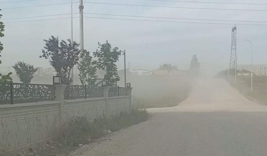 Yaşamkent’te 2 yıldır süren toz sorunu: Vatandaşlar çözüm bekliyor