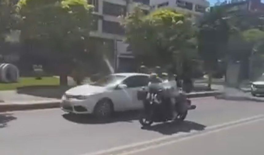 Eskişehir'de motosiklet yolculuğunda yaptıkları hareket pes dedirtti