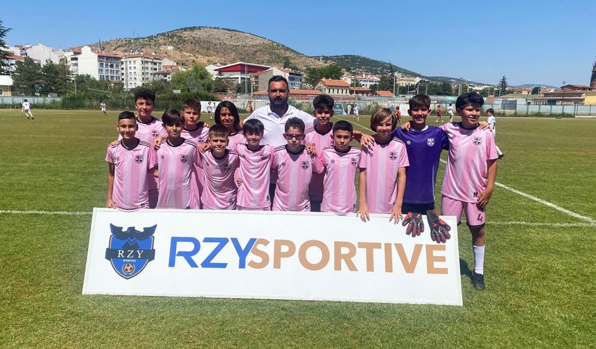 Bozüyük'ten şampiyonlukla döndüler