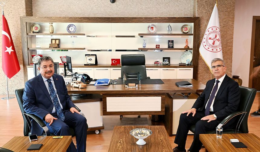Eskişehir Valisi Yılmaz’dan İl Defterdarlığı’na ziyaret