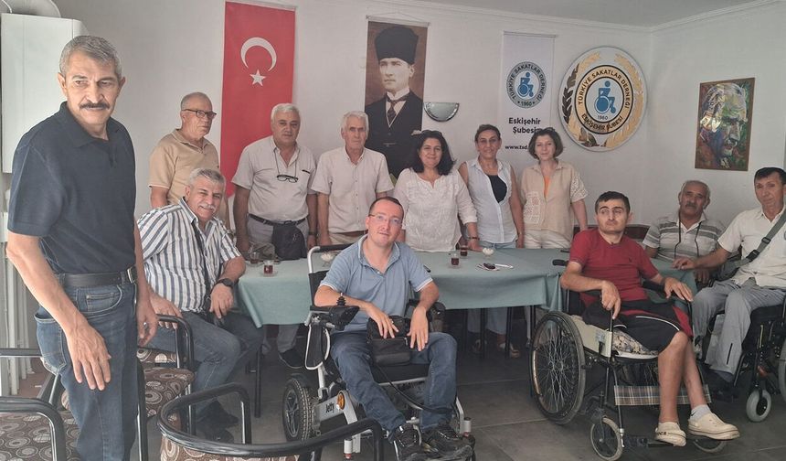 Eskişehir'de bir kapak, bir umut: Mavi kapaklar özgürlüğe dönüştü