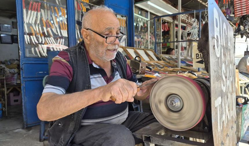 Eskişehir'de Erhan amcanın 40 yıllık meslek aşkı: "Para için değil, sevdiğimiz için"